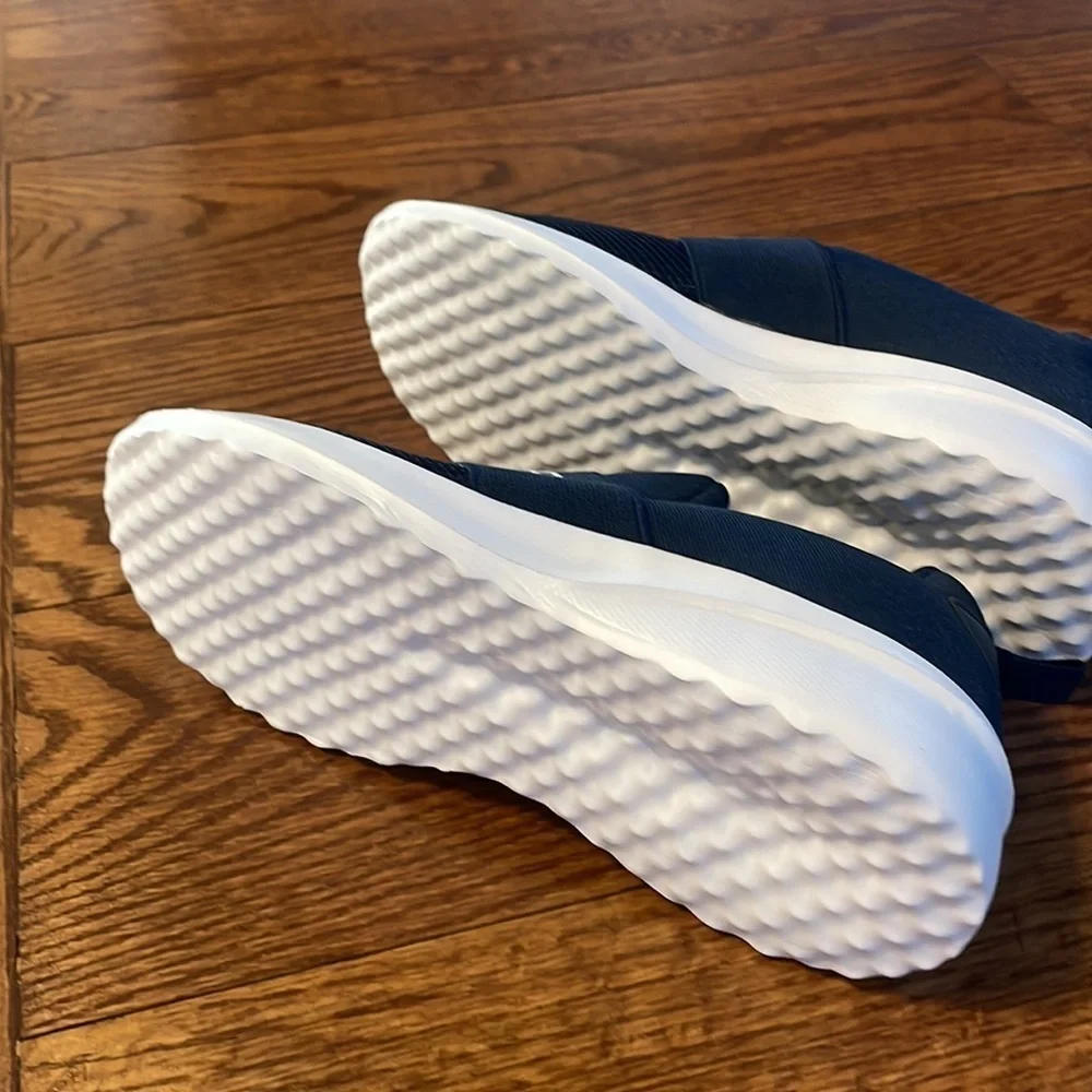 HOBIBEAR slip on boys girls walking running sneakers LIGHTWEIGHT blue white 13.5